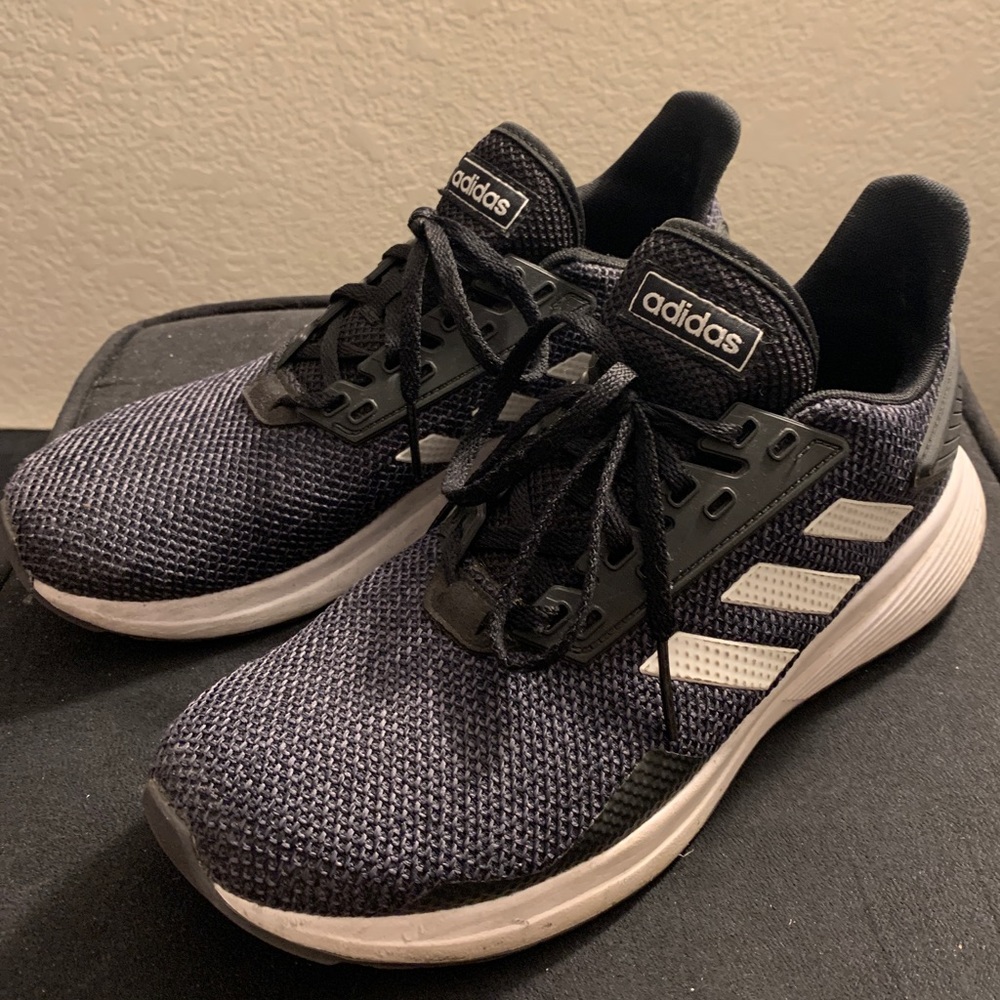 ADIDAS SHOE Size 9